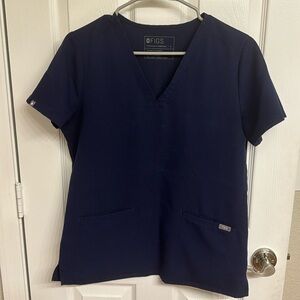 Navy 2 pocket Figs top